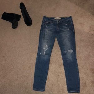 💙destroyed hollister skinny jeans💙